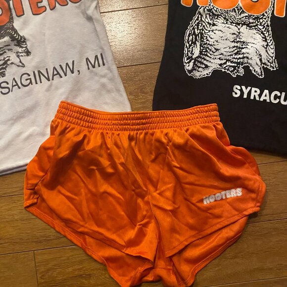 Vintage Hooters Girls Uniform - Black & White Shirts - Size XS & Small - Picture 5 of 13